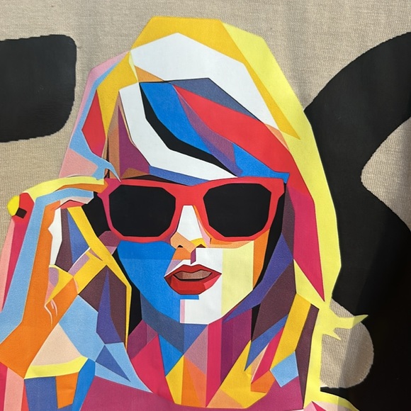 Taylor Swift 1989 Tshirt NWOT - Picture 4 of 7